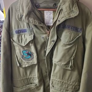Vintage Genuine Military Issue 1982 Cold Weather Field Jacket w/ Liner